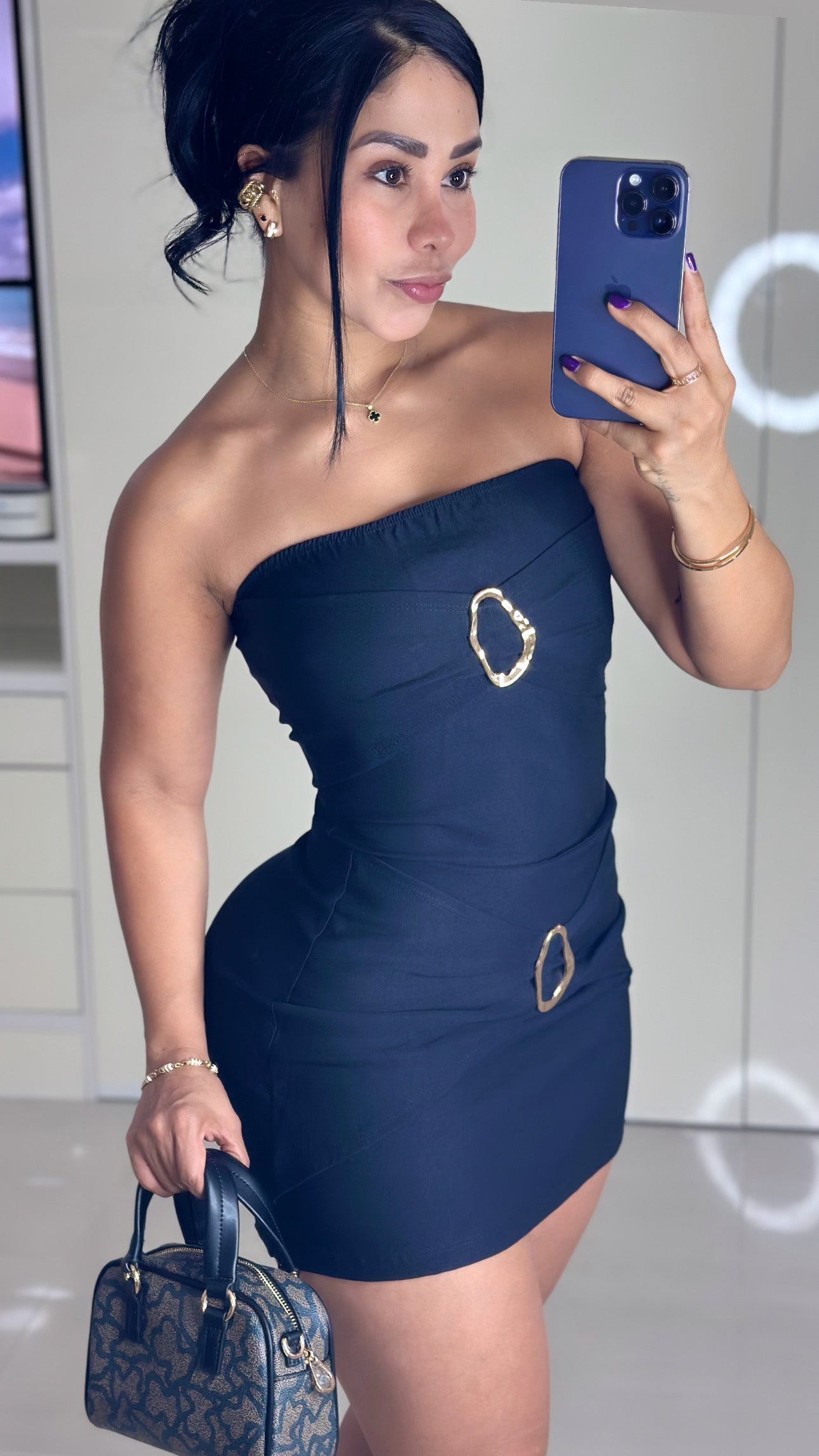 CONJUNTO BODY Y FALDA, HEBILLAS DORADAS