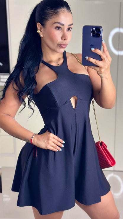 Vestido short, copa embonada