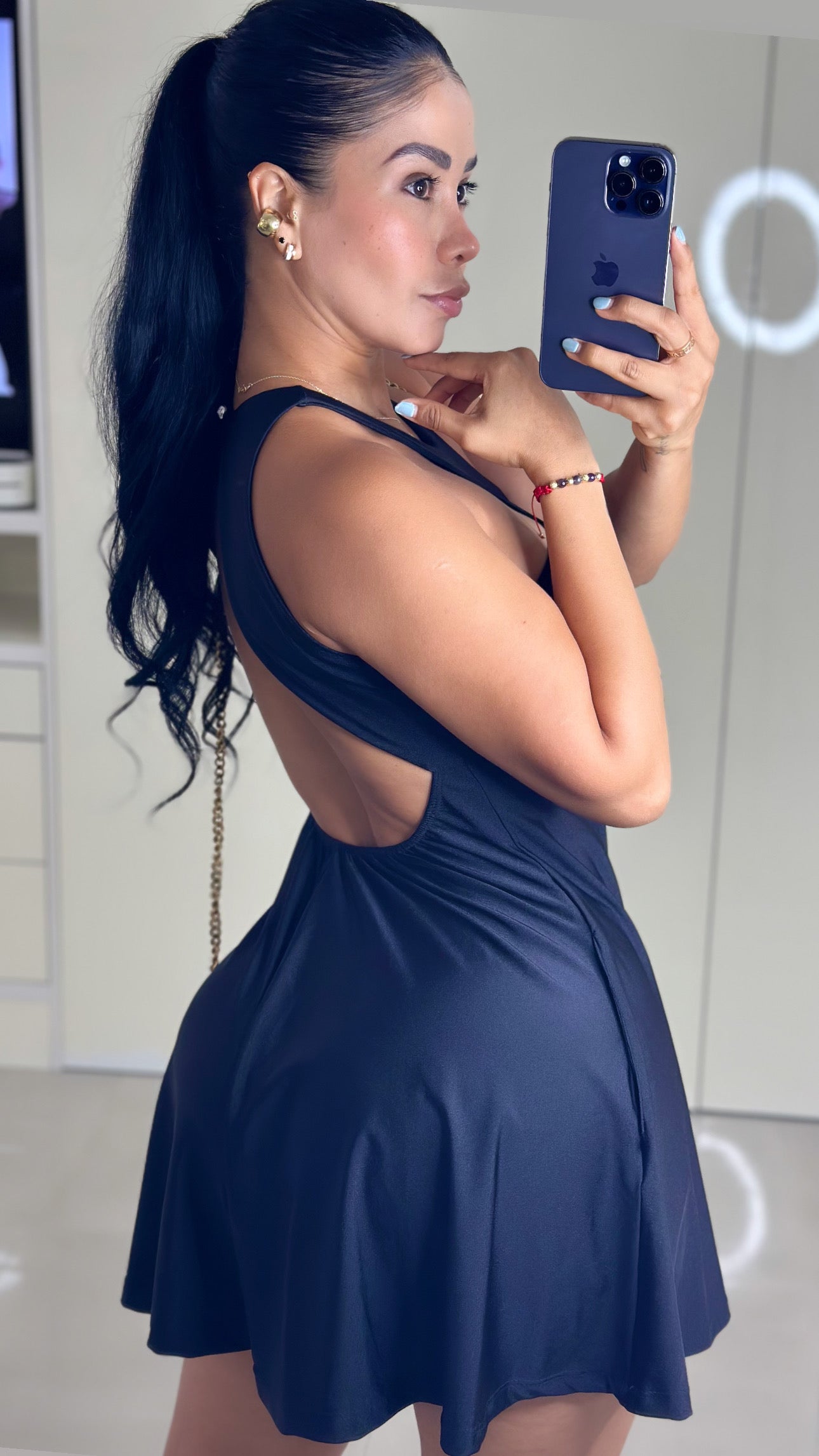 Vestido short, copa embonada