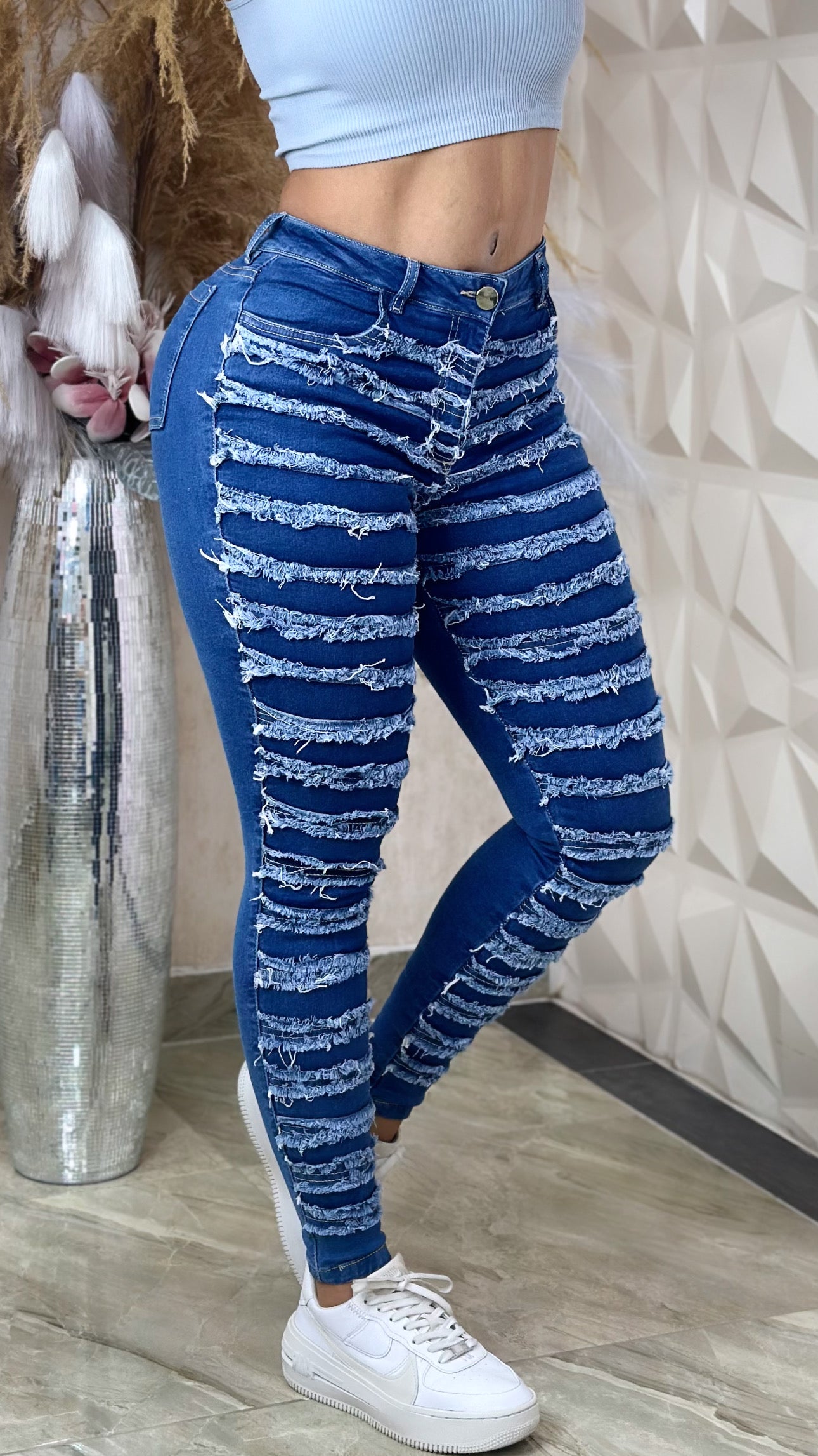 JEANS LEVANTA COLA HORMA PERFECTO