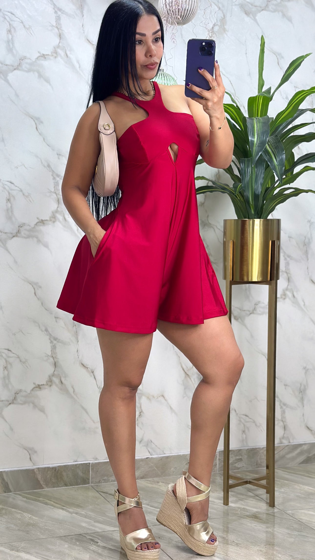 Vestido short, copa embonada