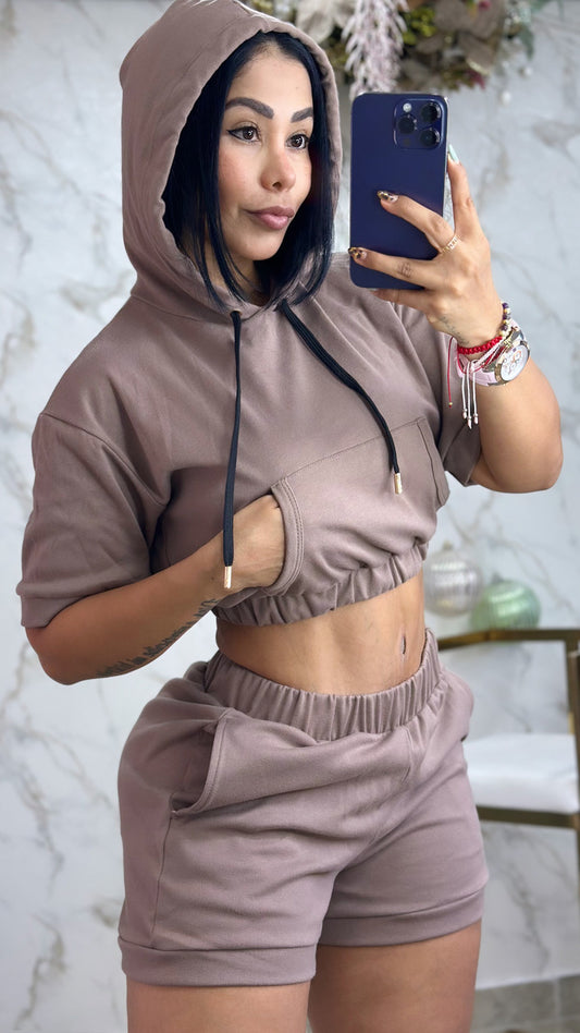 Conjunto short algodón blusa capucha cordón